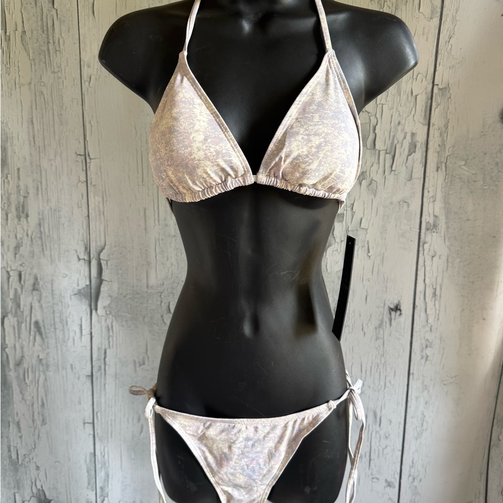 Elegant Cream‎ Bikini Set